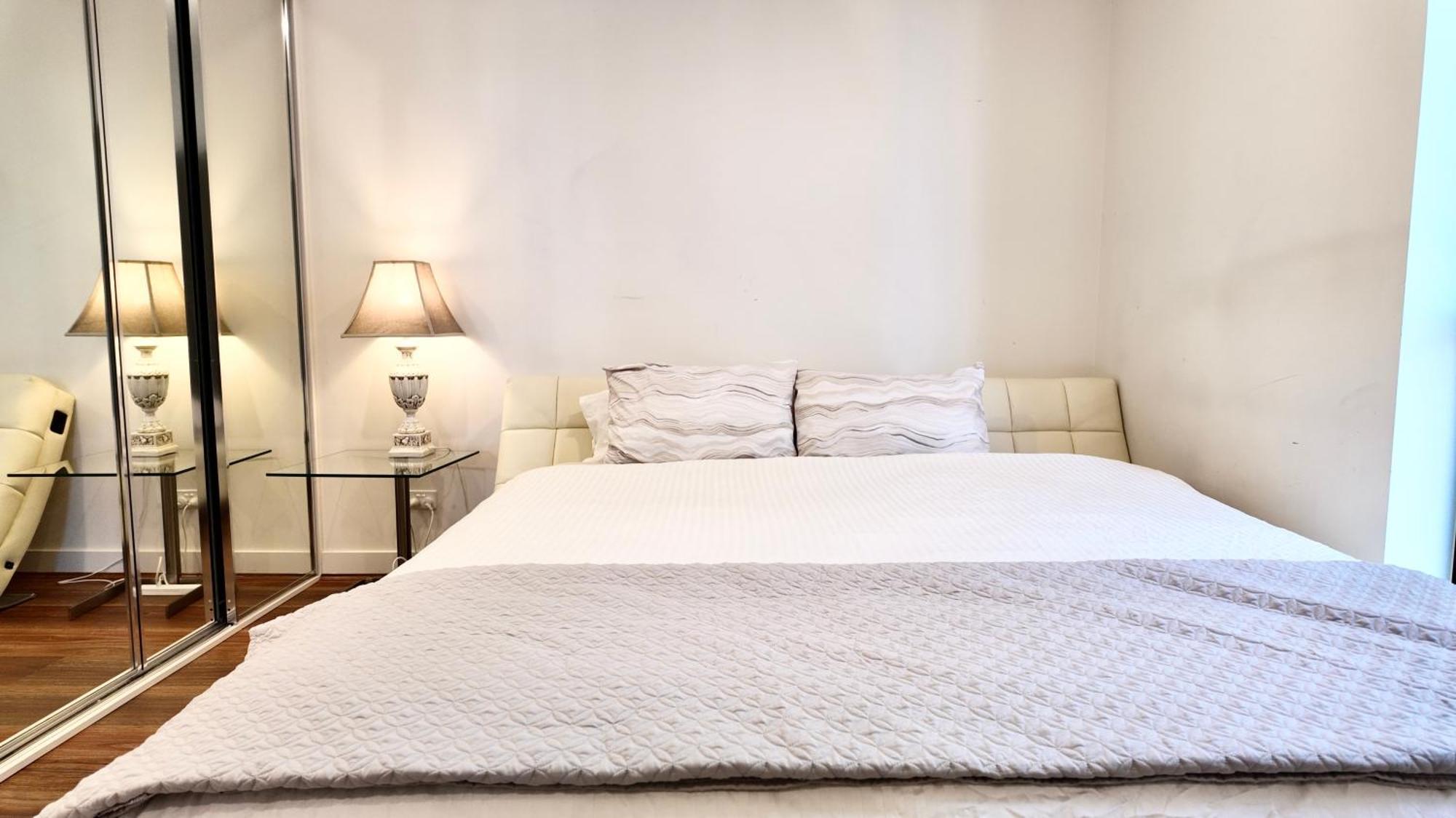 M-city Shopping Center - Executive Twin King Ensuites - Fully Equipped - Free Parking, Fast Wifi, Smart Tv, Netflix, Complementary Drinks & Amenities - 3168 Apartment Clayton