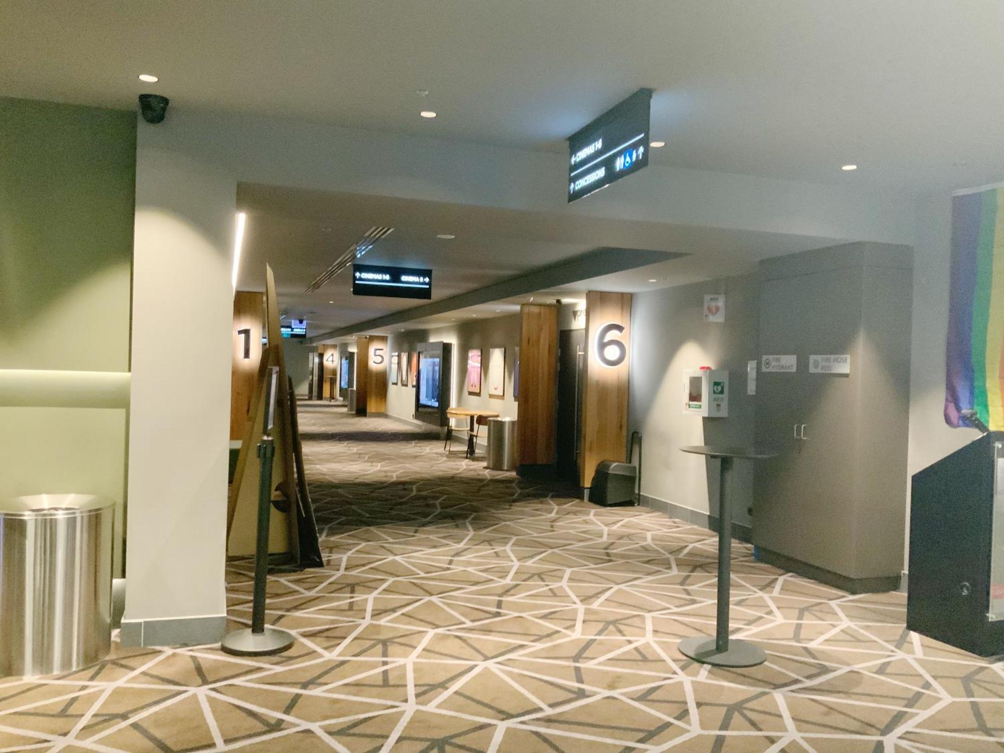 M-city Shopping Center - Executive Twin King Ensuites - Fully Equipped - Free Parking, Fast Wifi, Smart Tv, Netflix, Complementary Drinks & Amenities - 3168 Apartment *