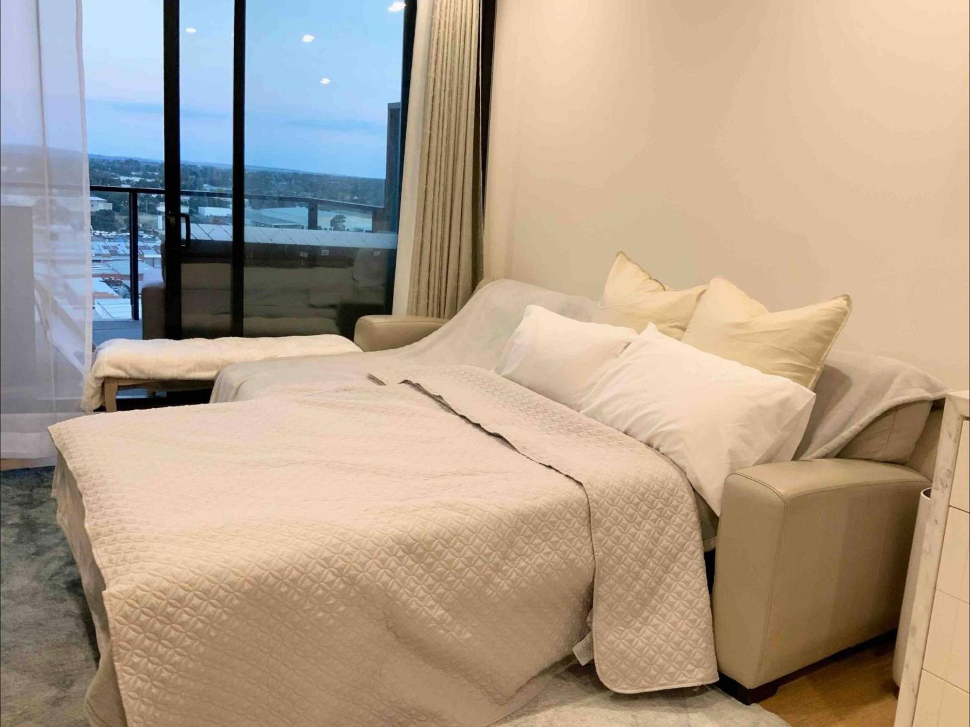 M-city Shopping Center - Executive Twin King Ensuites - Fully Equipped - Free Parking, Fast Wifi, Smart Tv, Netflix, Complementary Drinks & Amenities - 3168 Apartment